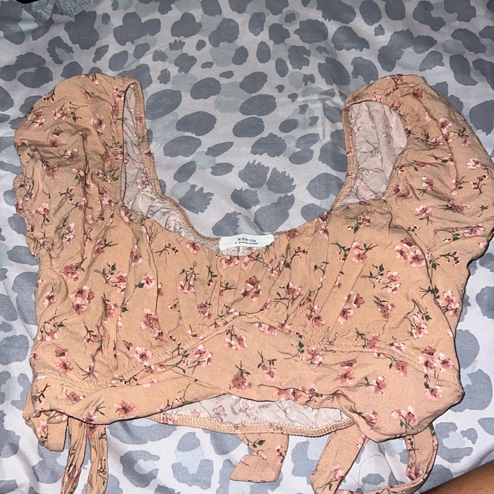 Muave Like Flower Crop Top